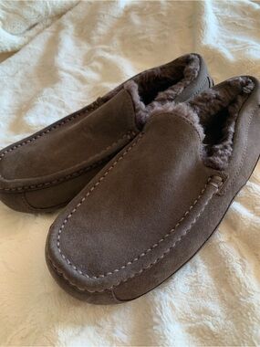 UGG men’s ascot chocolate bomber loafer slipper NWOB